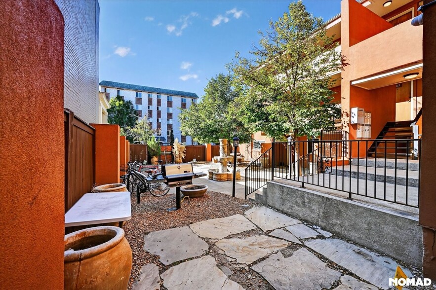 Primary Photo - 20 S Logan St