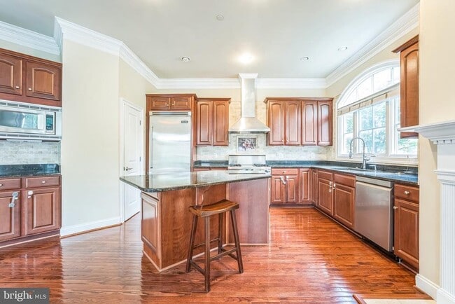 Building Photo - 7000 Eastern Red Cedar Ln
