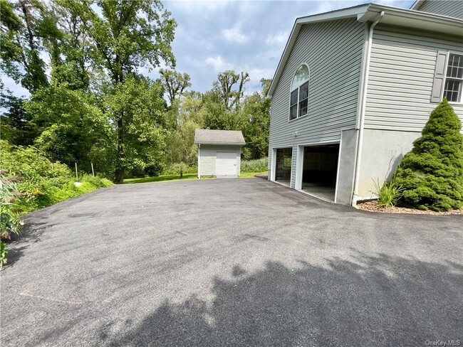 Building Photo - 193 Stormville Mountain Rd