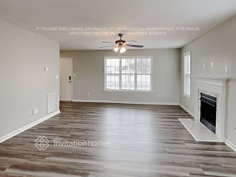 Building Photo - 105 Breezewood Ln