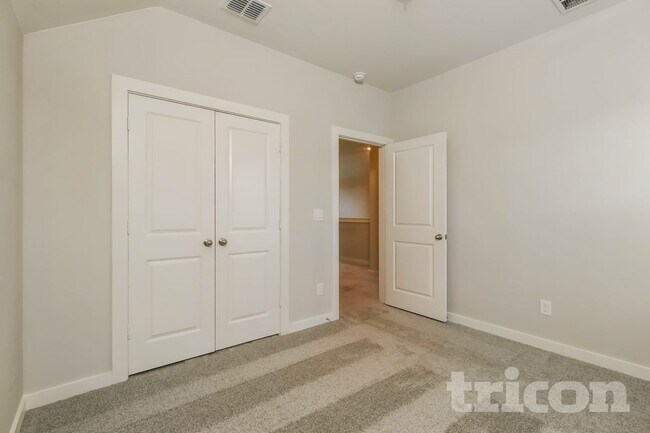 Building Photo - 612 Foxtail Agave St