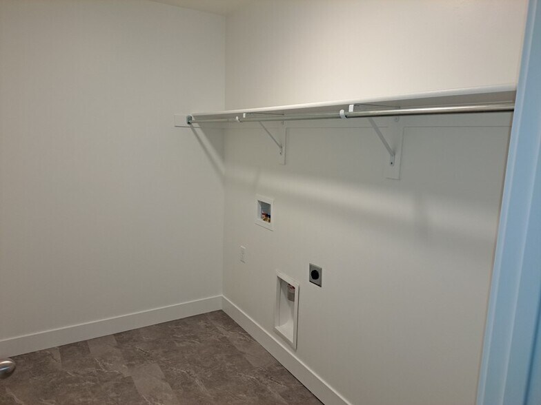 Building Photo - 4050 W 1470 N