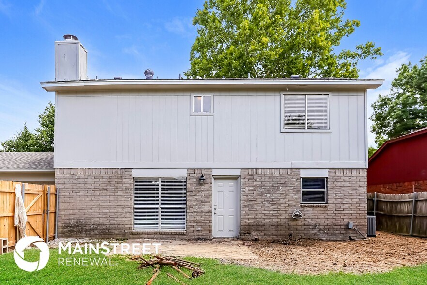 Building Photo - 8913 Doliver Dr