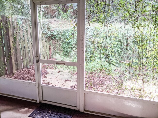 Building Photo - 104 S Whetherbine Way