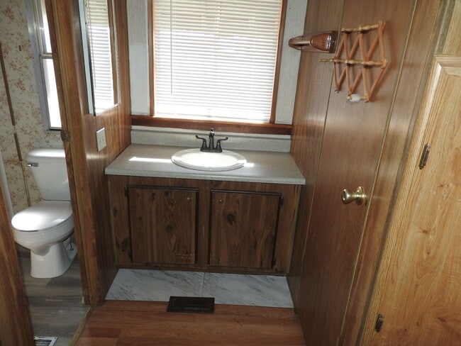 Building Photo - Corner Lot