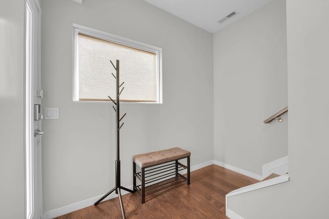 Building Photo - Beautiful Furnished 1 bedroom unit in Fair...