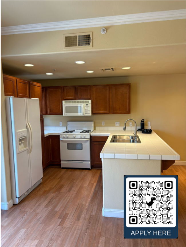 Primary Photo - Upscale Living in Westlake Villas – Minute...
