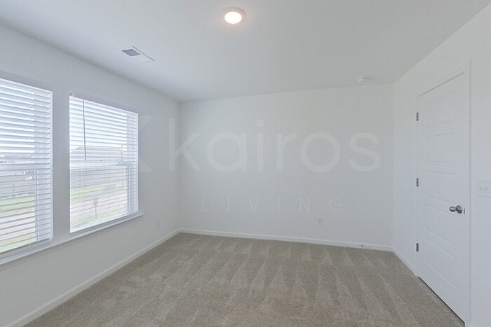 Building Photo - 101 Silver Maple Ln