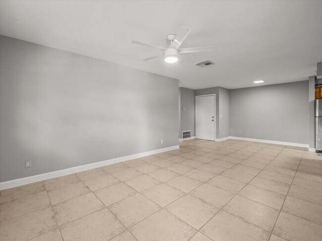 Building Photo - 230 Thorntree Pl