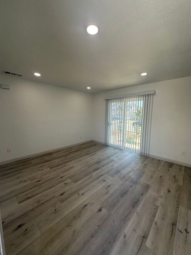 Building Photo - 202-204 Calla Avenue