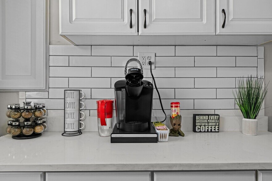 Building Photo - 6620 Wise Ave