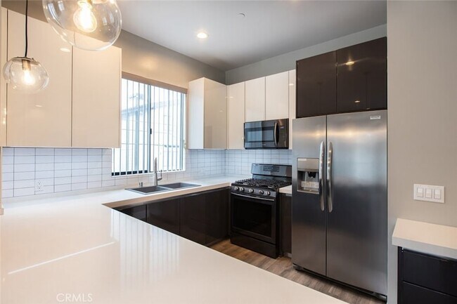 Building Photo - 330 Salem St