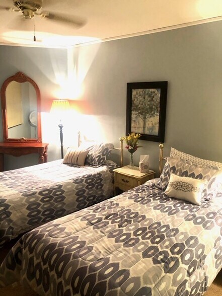 Building Photo - 1611 AZ-95