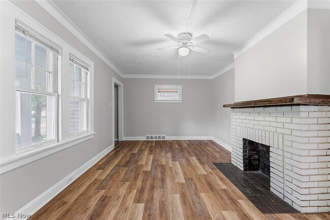 Building Photo - 3400 W 117th St