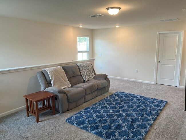 Building Photo - GREAT 3 bedroom 2.5 bath HOME IN WENDELL!