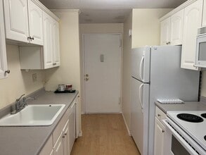 Building Photo - Upper Level Unit With Heat and Hot Water I...