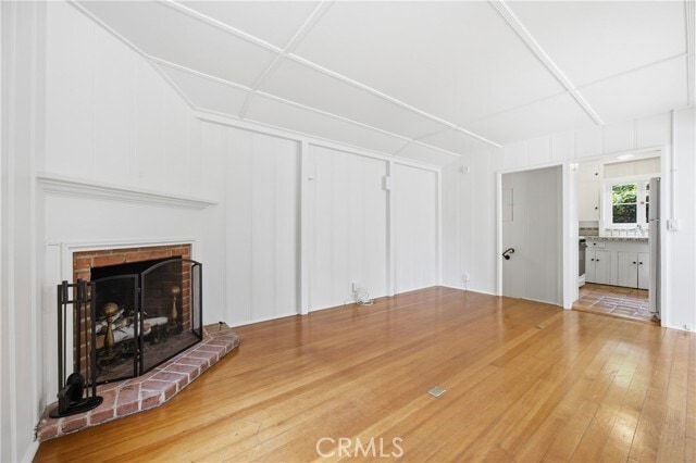 Building Photo - 550 St Ann's Dr