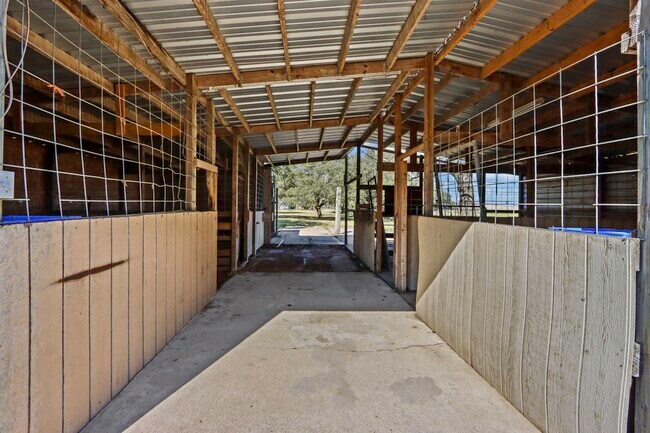 Building Photo - 2445 Woods Rd