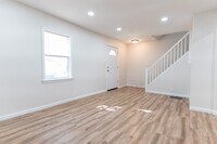 Building Photo - 920 Macadam St