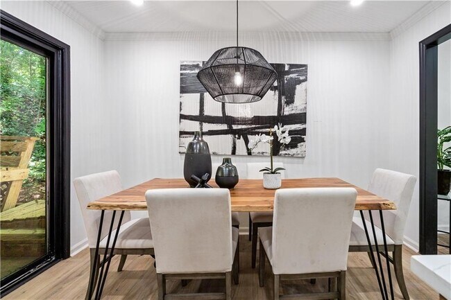 Building Photo - 1249 N Lea Ct SE