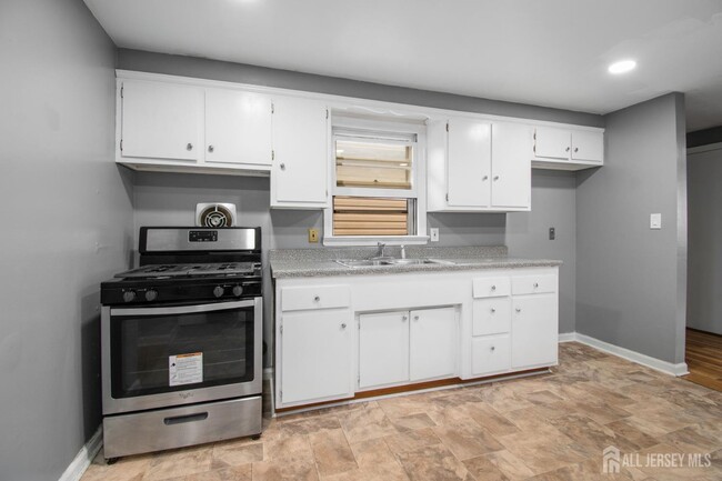 Building Photo - 360 Cator Ave