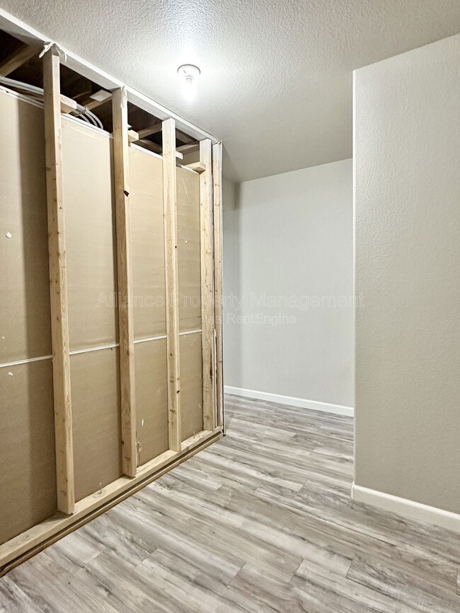 Building Photo - 6039 Jorie Rd