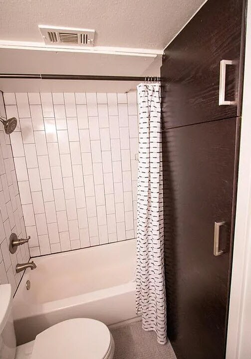 Shower - 5607 Harvest Hill Rd