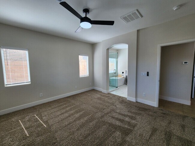 Building Photo - In the Heart of Green Valley Ranch