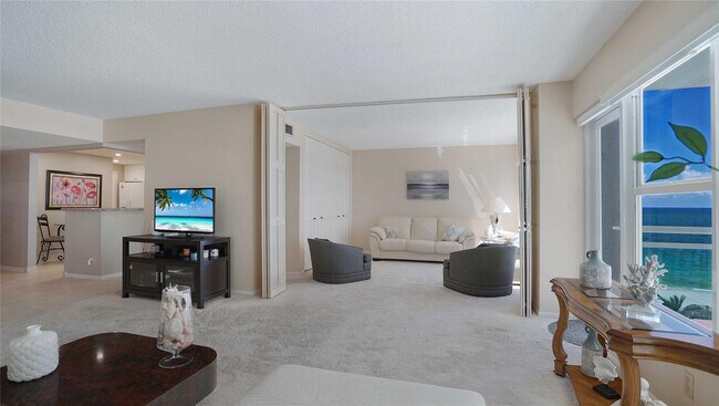 Building Photo - 3900 Galt Ocean Dr