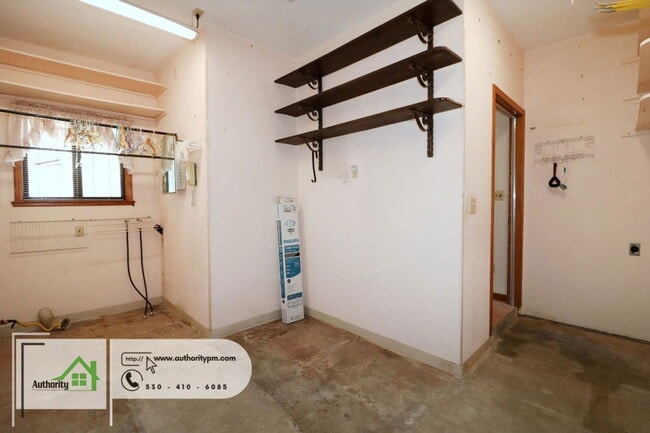 Building Photo - 4465 Red Bluff St
