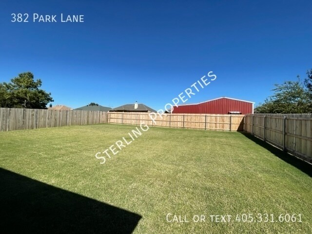 Building Photo - 382 Park Ln