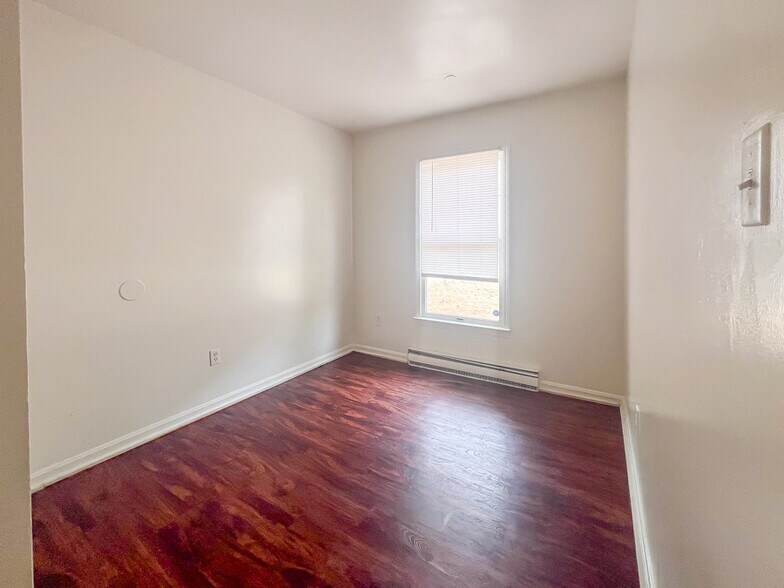 Building Photo - 496 Lancaster Creek Dr