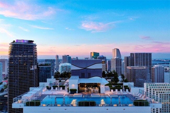 Building Photo - 1010 Brickell Ave