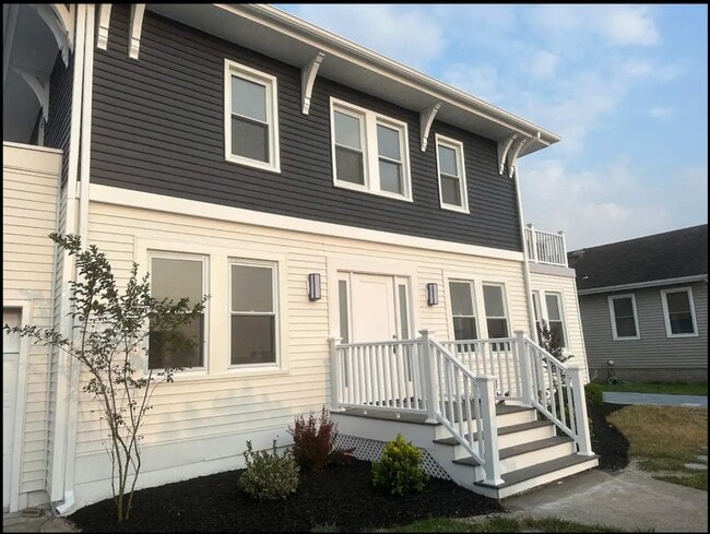 Building Photo - 208 Florence Ave