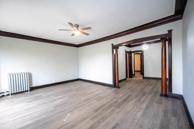 Building Photo - 6362 S Greenwood Ave