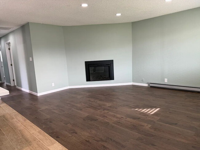 Building Photo - Fully Renovated 3 Bed / 2 Bath Home | 2-Car Garage | Move-In Ready