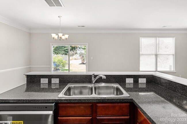 Building Photo - 3808 Herkimer Dr