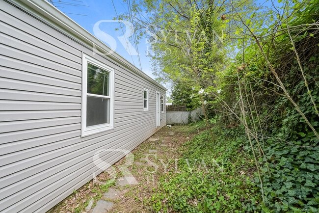 Building Photo - Charming 3BR 2BA home