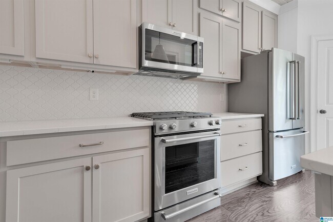 Building Photo - 4228 Oakview Ln