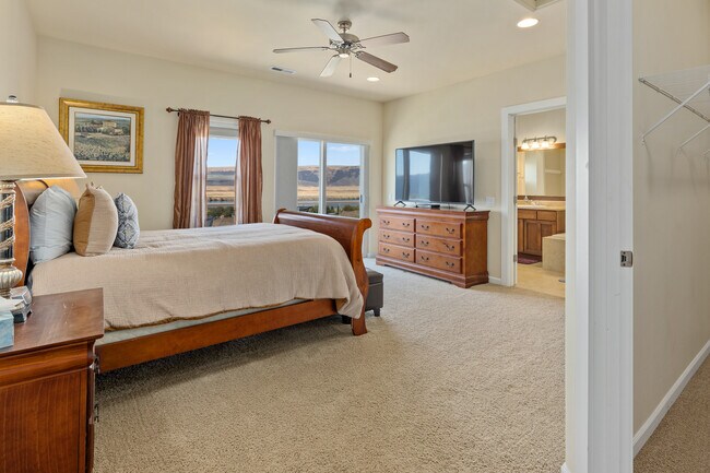 Building Photo - 23251 Sunserra Loop NW