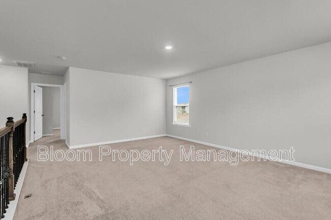 Building Photo - 227 Shortmarsh St