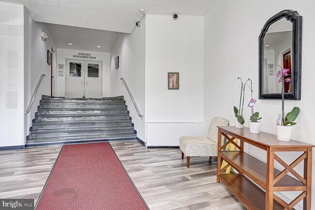 Building Photo - 1121 Arlington Blvd