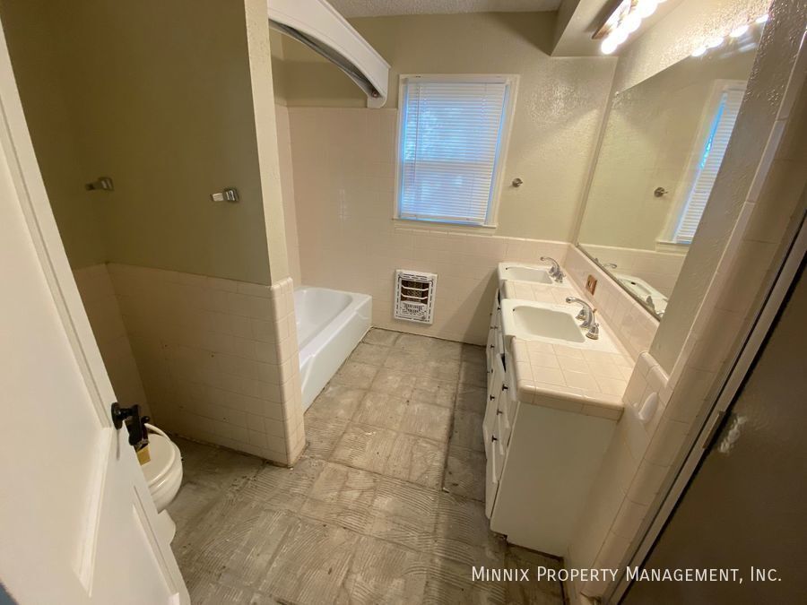 Building Photo - 3007 32nd St