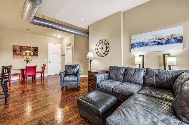 Building Photo - 10111 Inverness Main St