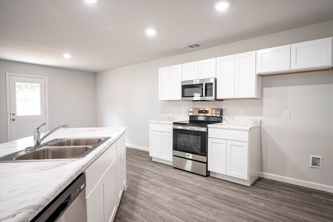 Building Photo - 7352 Tin Star Dr