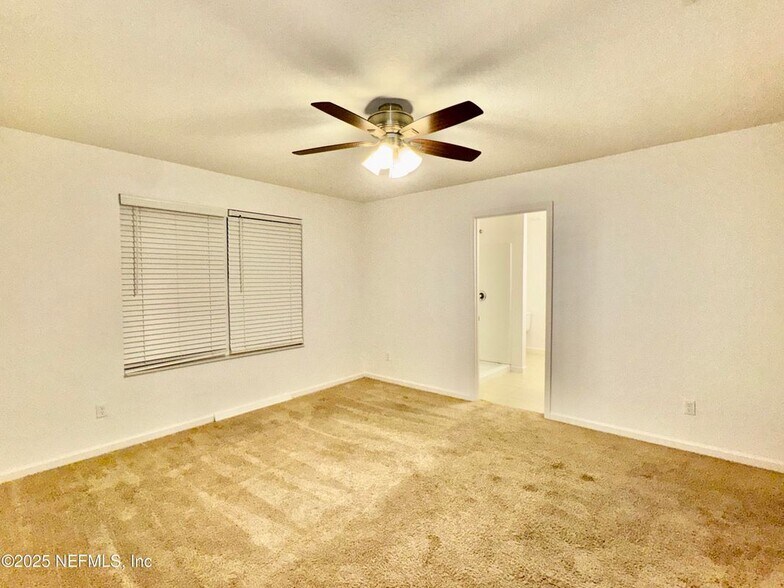 Building Photo - 8709 Lake George Cir W
