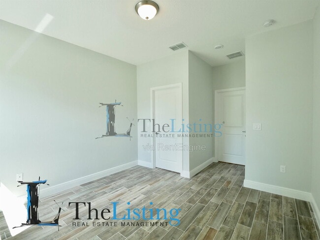 Building Photo - 406 Albatross Ct