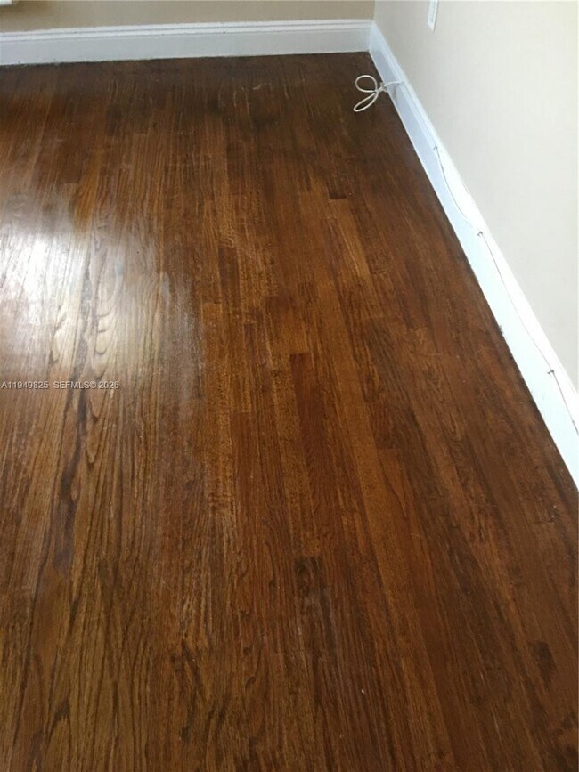 Building Photo - 661 SW 11th St