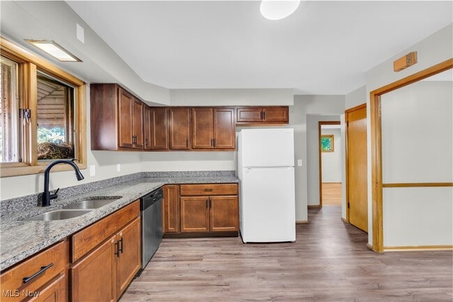 Building Photo - 3460 Hetzel Dr