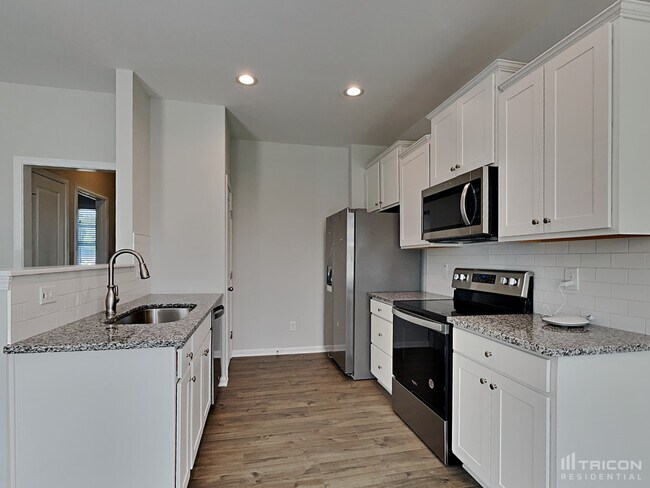 Building Photo - 320 Olde Pl